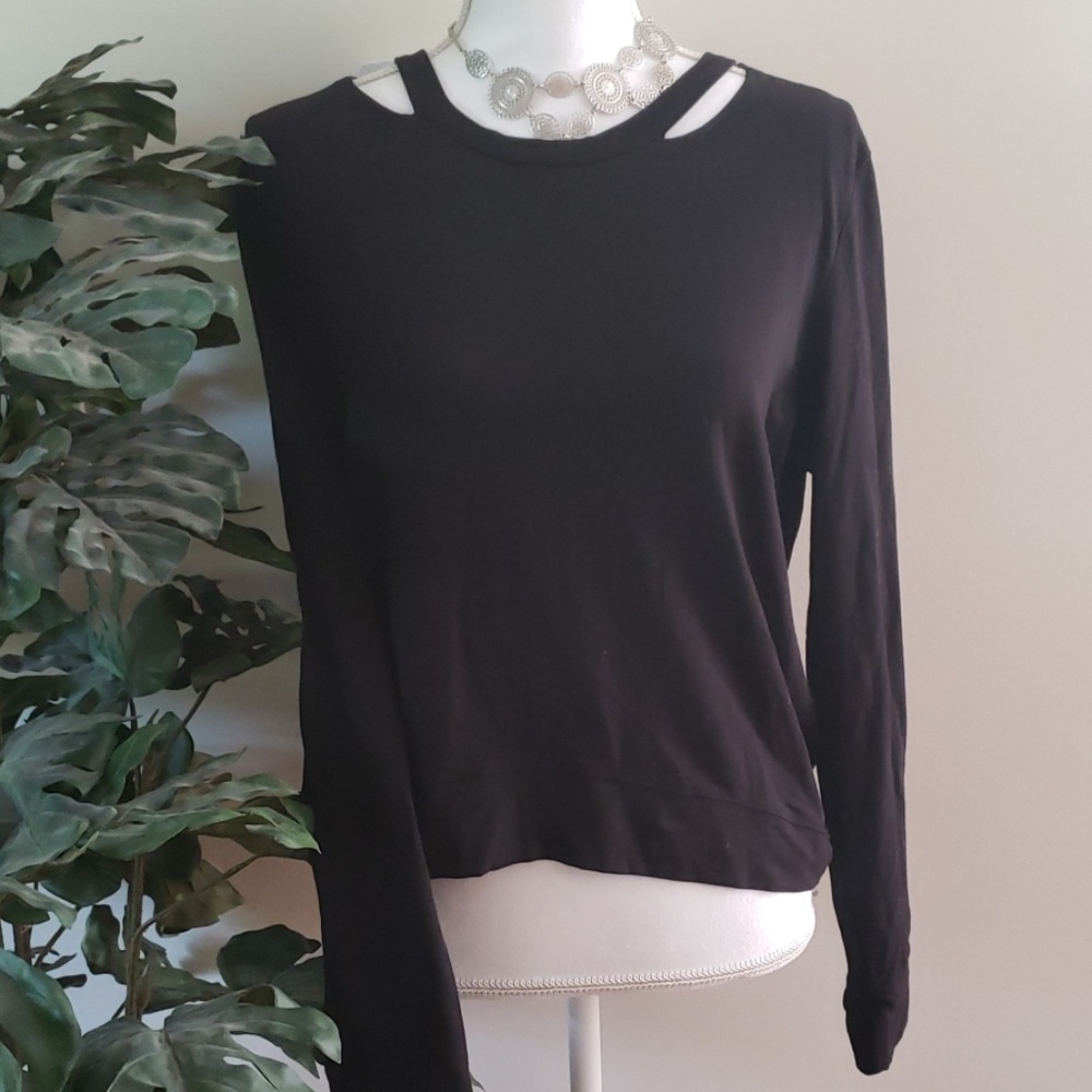 Woman's stylish top